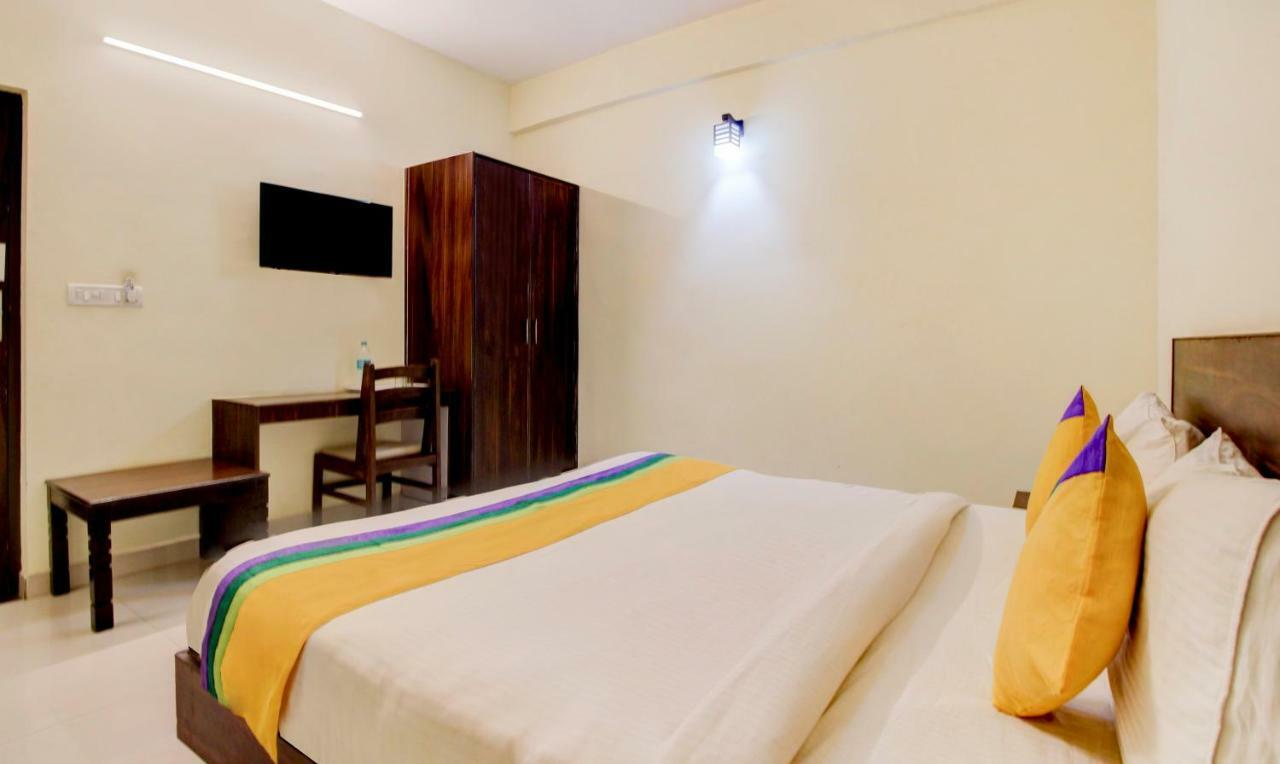 Itsy Hotels Royal Monarch Gorakhpur Exterior photo